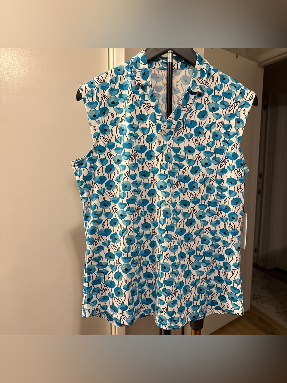 Tail Polo Shirt Women’s Blue Floral Sleeveless Tennis Golf Active size M NWT